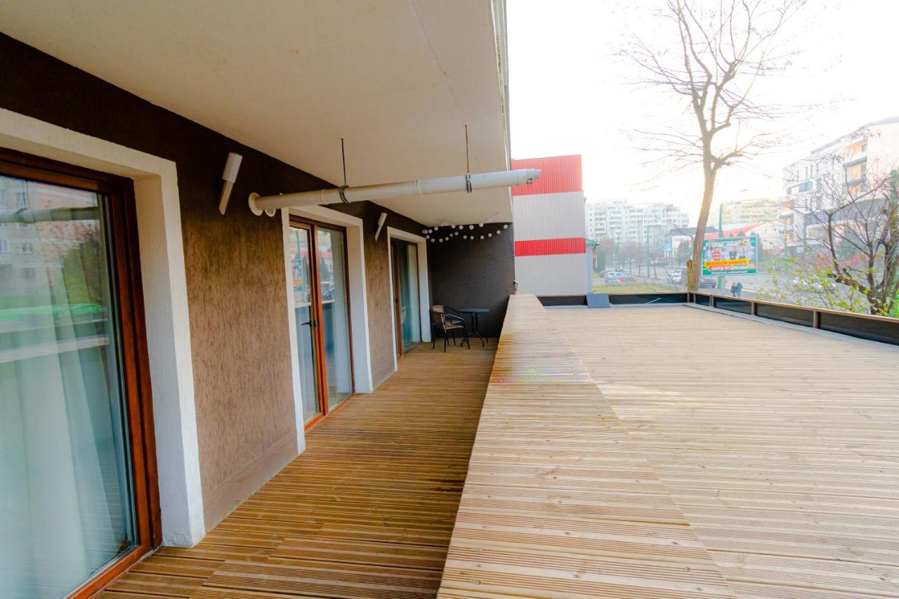 Transylvanian Apt. W/ Lrg. Terrace And Parking - Karpatenhaus Braşov Eksteriør billede
